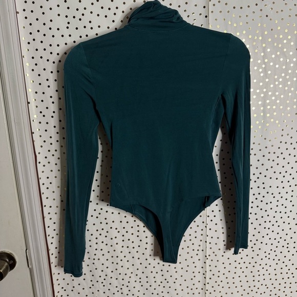 Lululemon Wunderlust Ultra-Soft Nulu Turtleneck Bodysuit - Picture 5 of 8